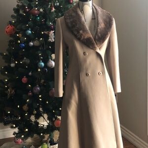 Vintage ladies coat 100% Pure Virgin Wool